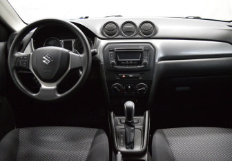 Подержанный автомобиль Suzuki Vitara 2018 года (14 фото)