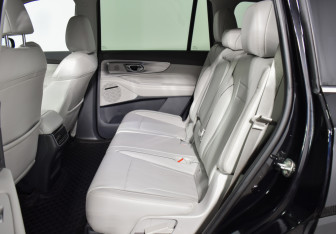 Подержанный автомобиль GAC GS8 2023 года (11 фото)