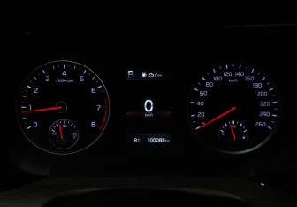 Подержанный автомобиль Kia K5 2020 года (12 фото)