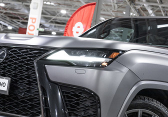 Подержанный автомобиль Lexus LX 2022 года (2 фото)