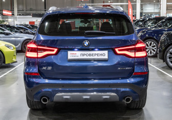Подержанный автомобиль BMW X3 2020 года (9 фото)