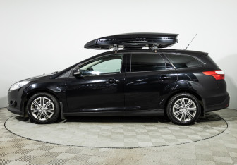 Подержанный автомобиль Ford Focus Wagon 2012 года (8 фото)