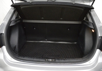 Подержанный автомобиль Kia Rio Hatchback 2020 года (16 фото)