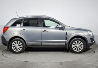 Подержанный автомобиль Opel Antara 2013 года (4 фото)