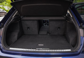 Подержанный автомобиль Audi Q3 2021 года (32 фото)