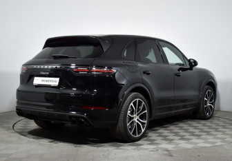 Подержанный автомобиль Porsche Cayenne 2020 года (5 фото)
