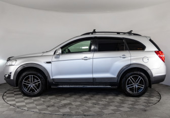 Подержанный автомобиль Chevrolet Captiva 2012 года (8 фото)