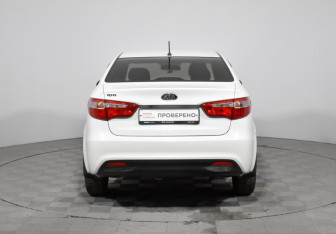Подержанный автомобиль Kia Rio Sedan 2012 года (6 фото)