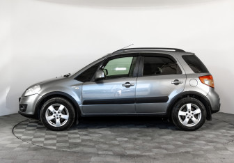 Подержанный автомобиль Suzuki SX4 Hatchback 2011 года (8 фото)
