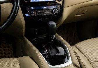 Подержанный автомобиль Nissan X-Trail 2019 года (13 фото)