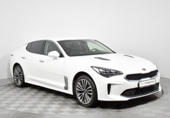 Подержанный автомобиль Kia Stinger 2018 года (3 фото)