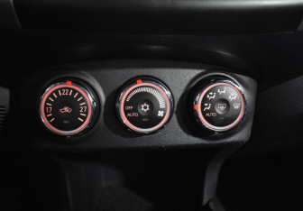 Подержанный автомобиль Mitsubishi Outlander 2011 года (15 фото)