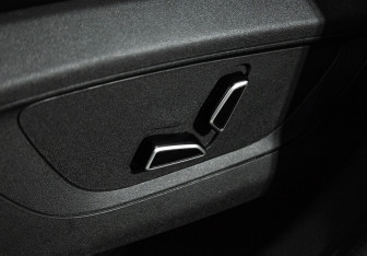 Подержанный автомобиль Changan UNI-S 2024 года (19 фото)