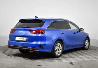 Подержанный автомобиль Kia Ceed Wagon 2022 года (5 фото)