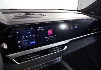 Подержанный автомобиль Geely Monjaro 2024 года (14 фото)