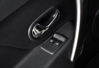 Подержанный автомобиль Renault Logan Sedan 2014 года (10 фото)