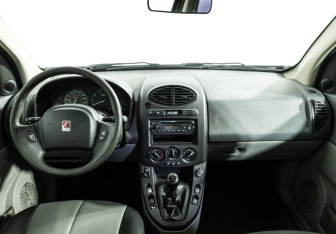 Подержанный автомобиль Saturn VUE 2002 года (13 фото)