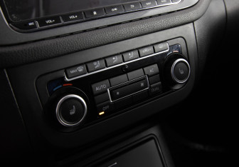 Подержанный автомобиль Volkswagen Tiguan 2012 года (13 фото)