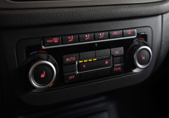 Подержанный автомобиль Volkswagen Tiguan 2010 года (15 фото)