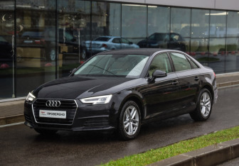 Подержанный автомобиль Audi A4 Sedan 2019 года (3 фото)