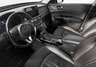Подержанный автомобиль Kia Optima Sedan 2017 года (9 фото)