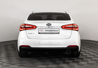 Подержанный автомобиль Kia Cerato Sedan 2015 года (6 фото)