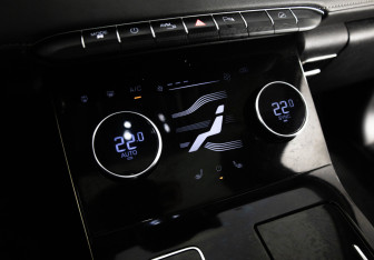 Подержанный автомобиль Exeed LX 2023 года (13 фото)