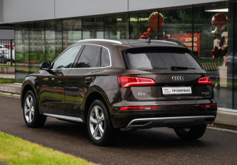 Подержанный автомобиль Audi Q5 2018 года (8 фото)