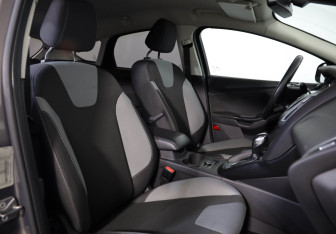 Подержанный автомобиль Ford Focus Hatchback 2013 года (17 фото)