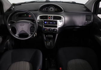 Подержанный автомобиль Hyundai Matrix 2009 года (9 фото)