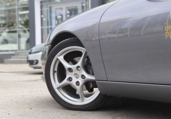 Подержанный автомобиль Porsche Boxster 2004 года (7 фото)