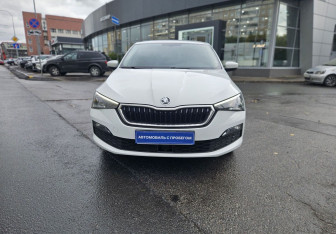 Подержанный автомобиль Skoda Rapid Liftback 2022 года (2 фото)