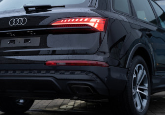 Новый Audi Q7 2025 (3 фото)