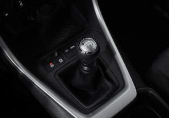 Подержанный автомобиль Toyota RAV4 2022 года (16 фото)