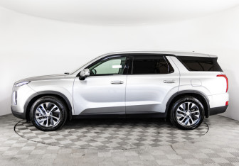 Подержанный автомобиль Hyundai Palisade 2022 года (8 фото)
