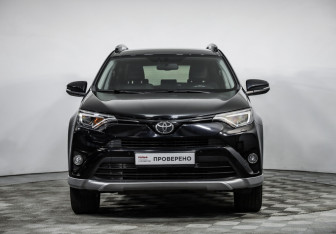Подержанный автомобиль Toyota RAV4 2016 года (2 фото)