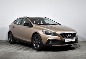 Подержанный автомобиль Volvo V40 Cross Country 2013 года (3 фото)