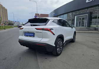 Подержанный автомобиль Jetour Dashing 2023 года (4 фото)