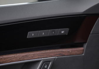 Подержанный автомобиль Volkswagen Touareg 2018 года (29 фото)