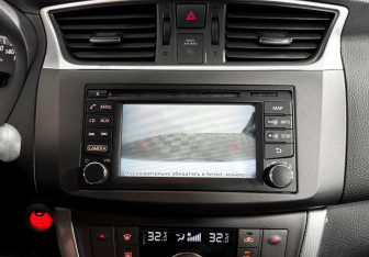 Подержанный автомобиль Nissan Tiida Hatchback 2015 года (17 фото)