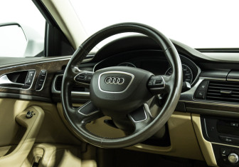 Подержанный автомобиль Audi A6 Sedan 2012 года (15 фото)