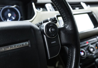 Подержанный автомобиль Land Rover Range Rover Sport 2017 года (29 фото)