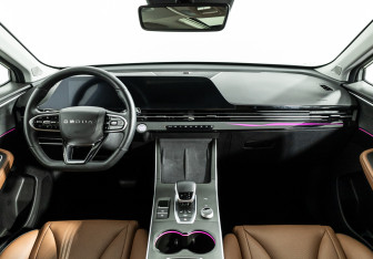 Подержанный автомобиль Omoda C5 2024 года (13 фото)