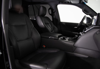 Подержанный автомобиль Toyota Land Cruiser Suv 2021 года (12 фото)