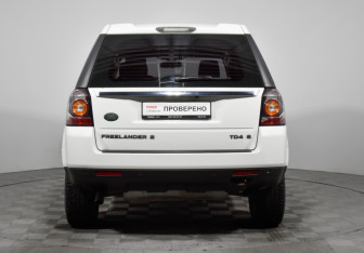 Подержанный автомобиль Land Rover Freelander 2013 года (6 фото)