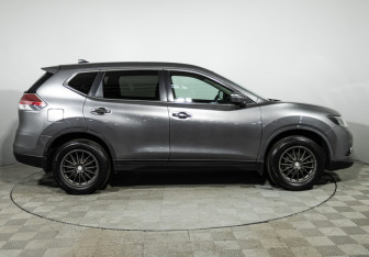Подержанный автомобиль Nissan X-Trail 2017 года (4 фото)