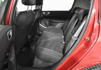Подержанный автомобиль Peugeot 307 Hatchback 2007 года (10 фото)