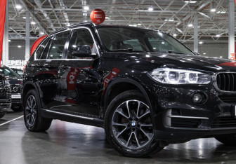 Подержанный автомобиль BMW X5 2015 года (5 фото)