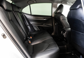 Подержанный автомобиль Toyota Camry Sedan 2019 года (27 фото)