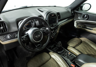 Подержанный автомобиль MINI Countryman 2019 года (11 фото)